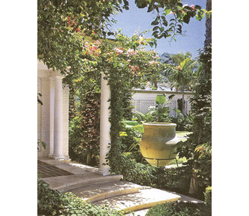 CLOISTERED SECRET LANDSCAPED NOOK