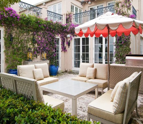 SECLUDED GARDEN SITTING AREA